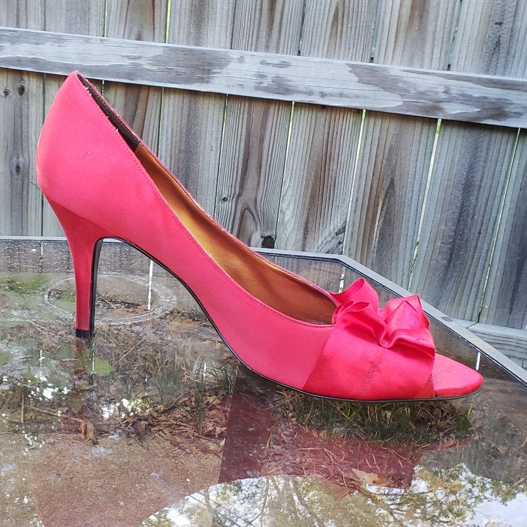 Red Nina Heel